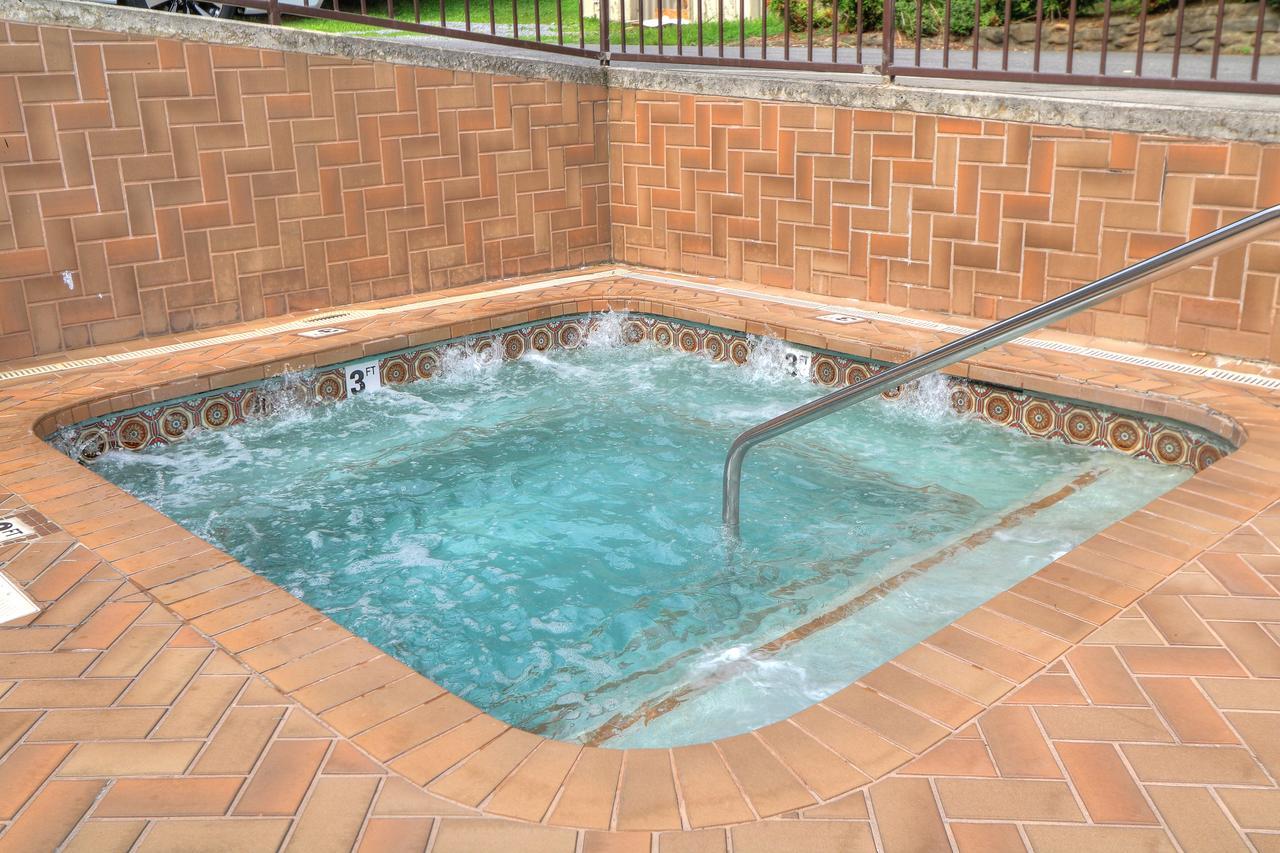 Gatlinburg River Inn Ngoại thất bức ảnh